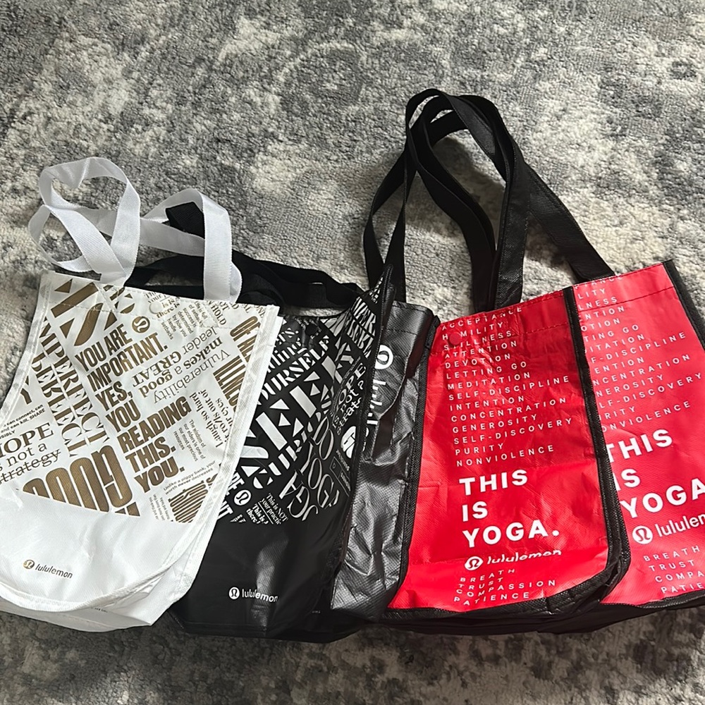 4 lululemon reusable bags
